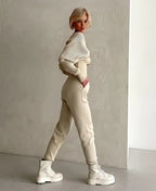 Noelle V Yaka Triko Kazak